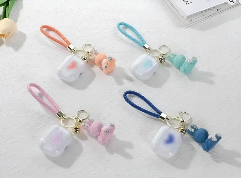 AURICULARES INALAMBRICOS TWS CON LLAVERO DE OSO KAWAII - 1