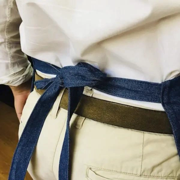DELANTAL DE JEANS UNISEX CON CORREA AJUSTABLE DE CUERO SINTE TICO - 5