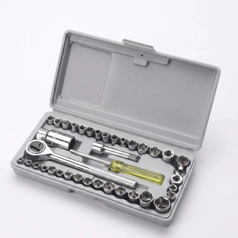 SET DE 40 PIEZAS DE DADOS Y HERRAMIENTAS MANUALES - 1