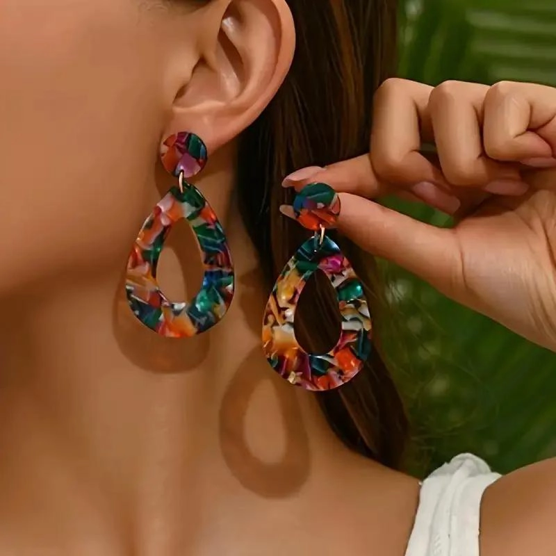 AROS PENDIENTES ACRILICOS DE DISEÑO MODERNO PARA MUJER - 2