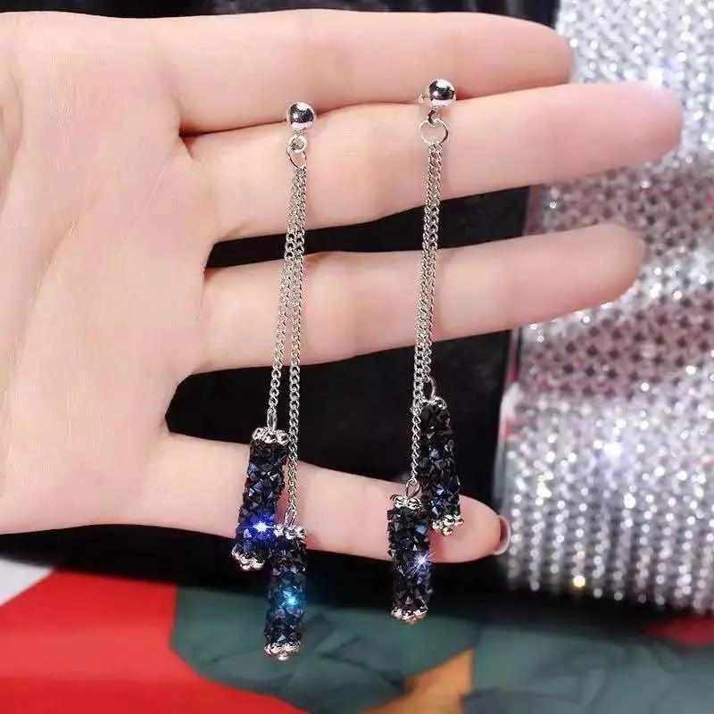 AROS COLGANTES DE CADENA CON DETALLES BRILLANTES EN NEGRO - 2