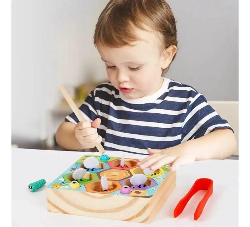 JUEGO DE MADERA MONTESSORI ABEJAS Y GUSANOS PARA MOTRICIDAD - 4