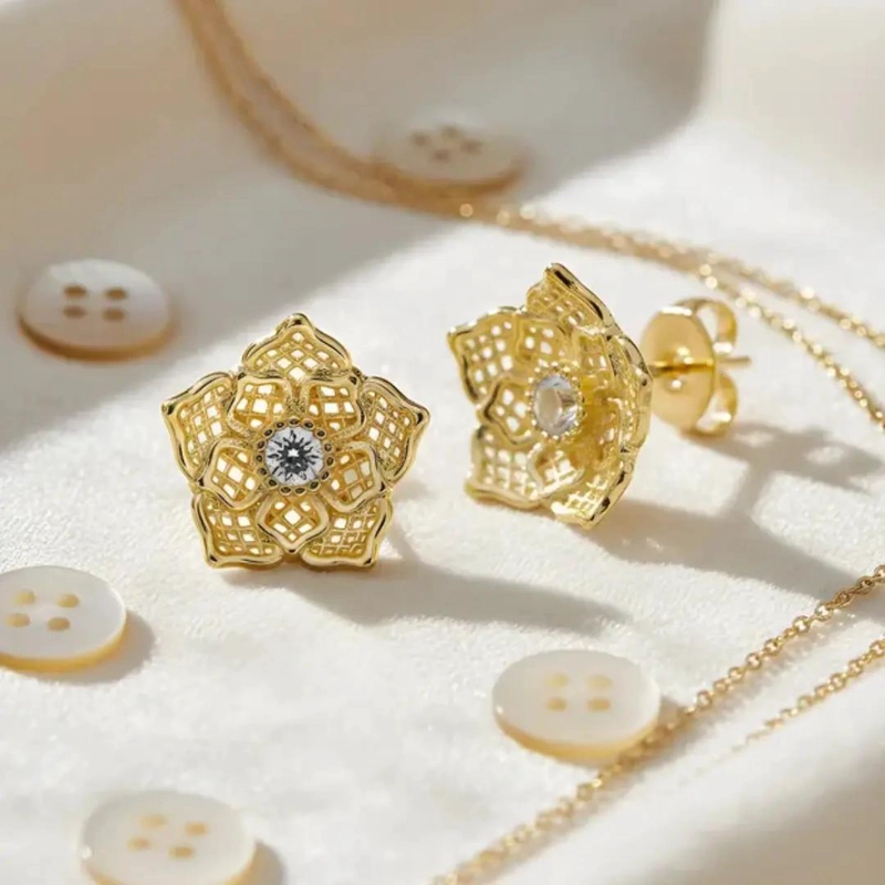 AROS ENCHAPADOS EN ORO CON DISEÑO FLORAL Y CIRCON - 5