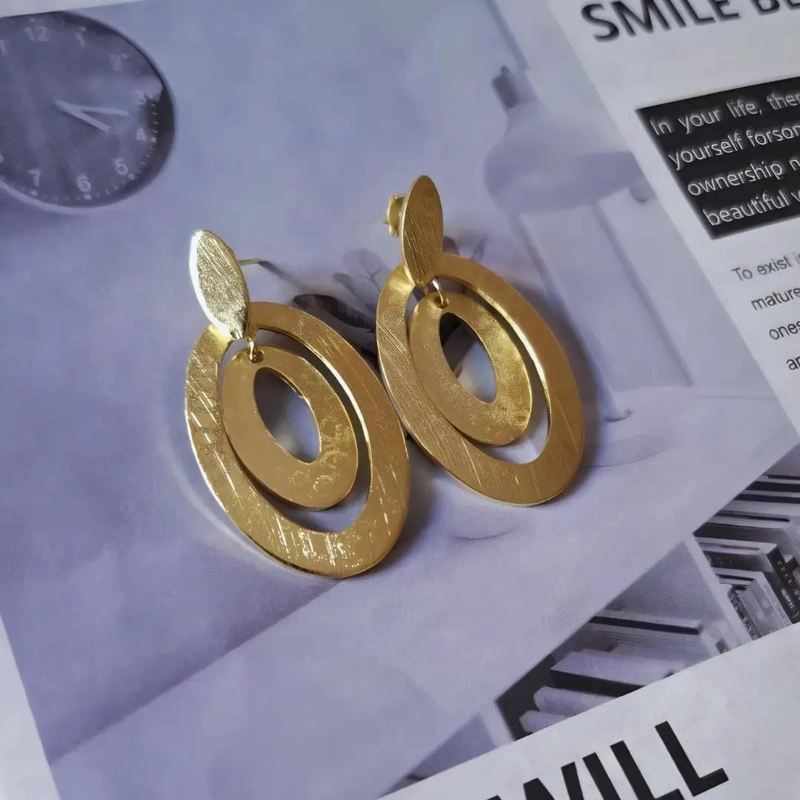 AROS COLGANTES OVALADOS ENCHAPADOS EN ORO ELEGANTES - 3