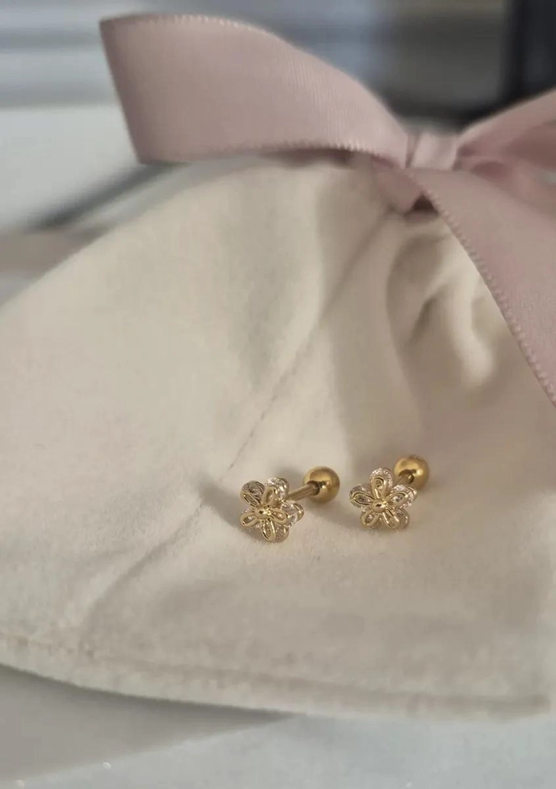 AROS HIPOALERGE NICOS CON DISEÑO DE FLOR PARA NIÑAS - 3