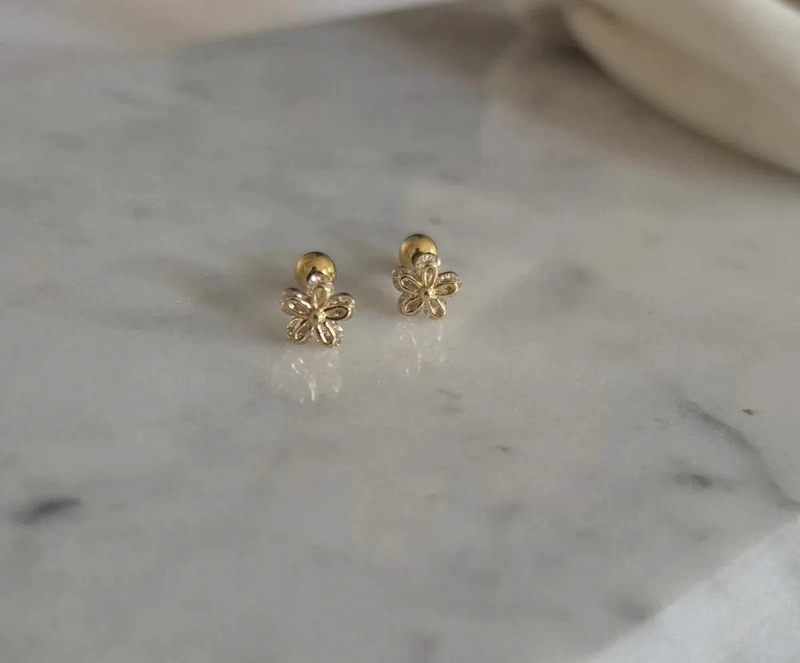 AROS HIPOALERGE NICOS CON DISEÑO DE FLOR PARA NIÑAS - 4