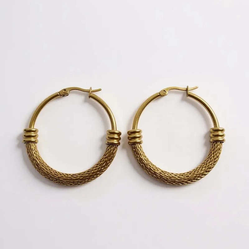 AROS ARGOLLAS GRANDES DE ACERO INOXIDABLE CON BAÑO DE ORO 18K - 1