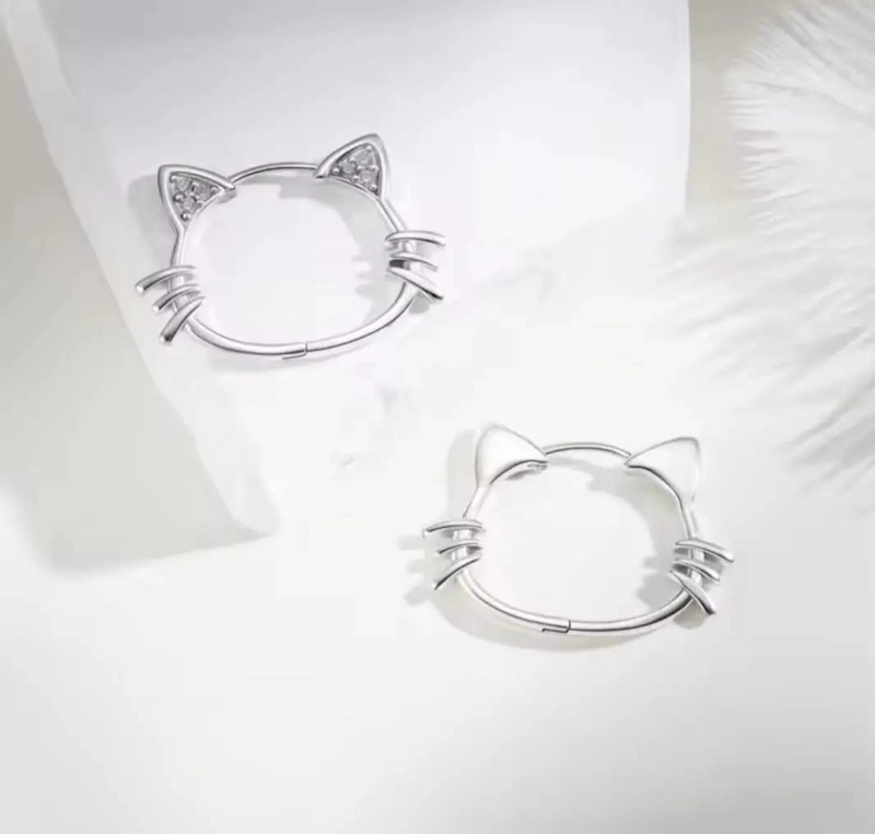 AROS DE PLATA LEY 925 CON DISEÑO DE GATO Y CIRCONES - 3