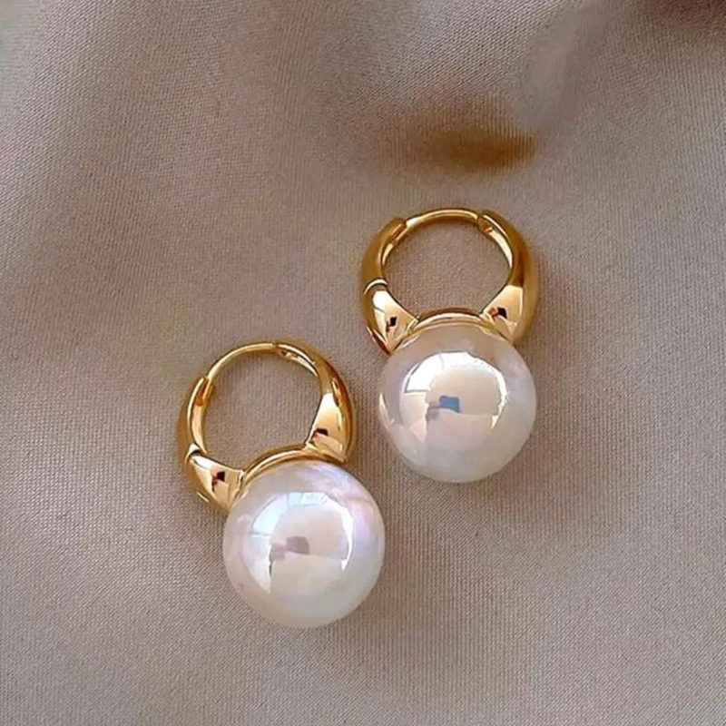 AROS ELEGANTES DE PERLA NACARADA CON BAÑO DE ORO 18K - 2