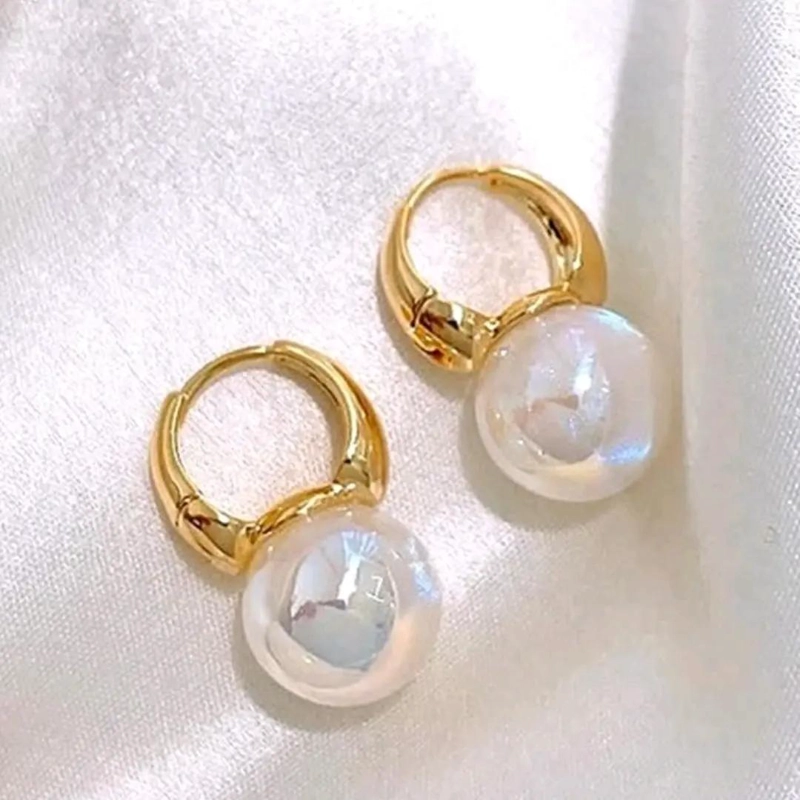 AROS ELEGANTES DE PERLA NACARADA CON BAÑO DE ORO 18K - 3