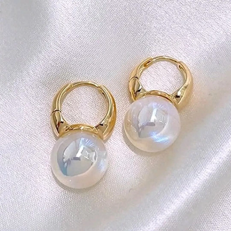 AROS ELEGANTES DE PERLA NACARADA CON BAÑO DE ORO 18K - 4