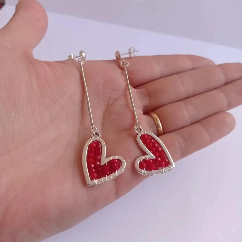 AROS COLGANTES EN FORMA DE CORAZON CON CRISTALES DE COLORES - 7