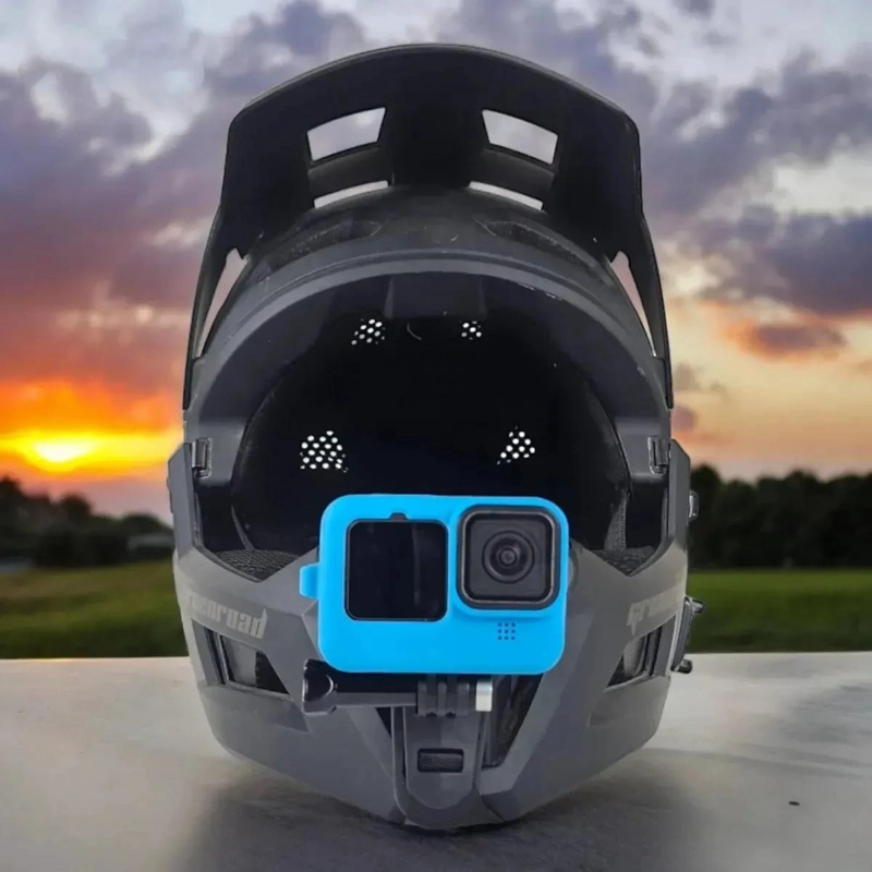 SOPORTE DE MONTAJE PARA CASCO DE MOTO PARA CAMARAS Y MOVILES - 10
