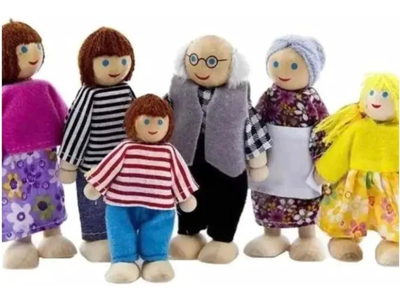 MUÑECOS DE MADERA PARA CASA DE MUÑECA CON 6 PIEZAS - 2