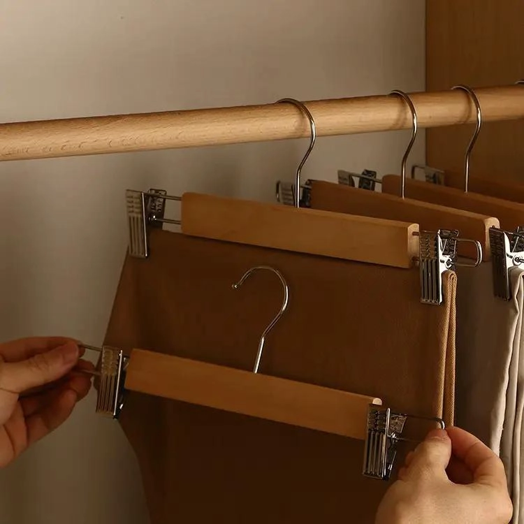 PERCHERO DE MADERA NATURAL PARA PANTALONES Y FALDAS 5 PIEZAS - 3