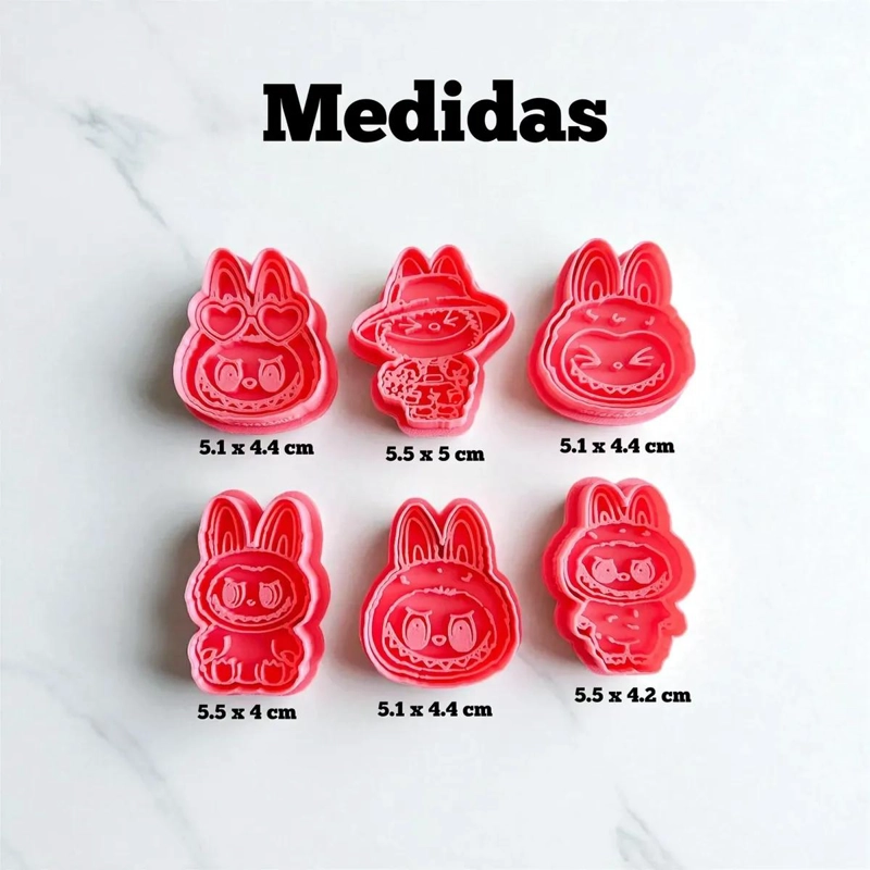 SET DE 6 CORTADORES DE GALLETAS TEMATICOS CON DISEÑO MONSTRUO KAWAII - 4