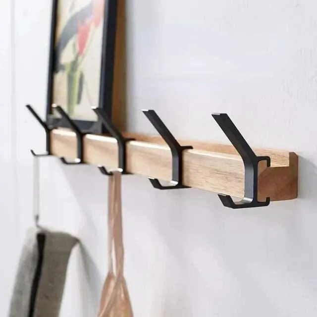 PERCHA DE MADERA Y METAL CON 5 GANCHOS PARA ROPA - 2
