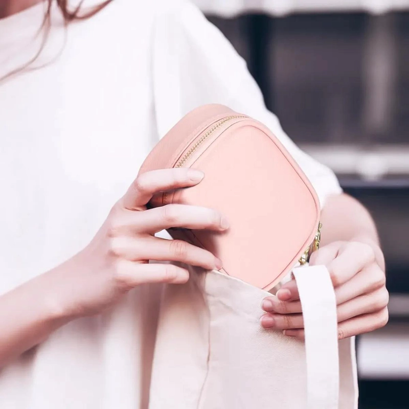 BOLSO DE MAQUILLAJE CON ESPEJO LED Y LUZ AJUSTABLE - 6