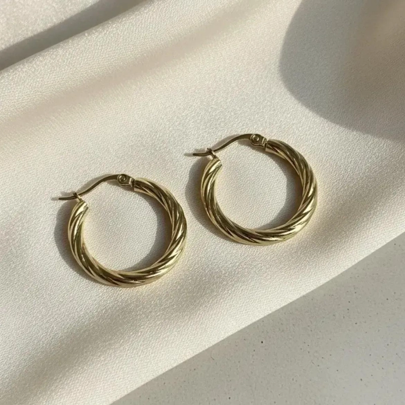 AROS ENTORCHADOS DE ORO 18K, DISEÑO MODERNO Y CLASICO - 1
