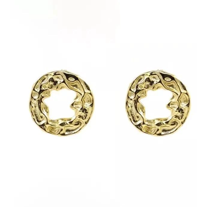 AROS DE PLATA S925 CON BAÑO DE ORO Y DISEÑO IRREGULAR - 1