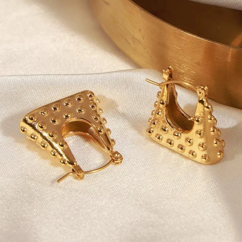 AROS BAÑADOS EN ORO 18K CON DISEÑO EXCLUSIVO - 2