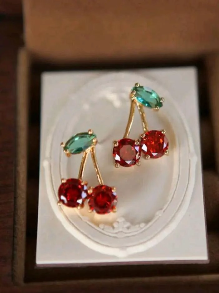 AROS ELEGANTES EN FORMA DE CEREZAS CON CIRCONES EN BAÑO DE ORO - 2