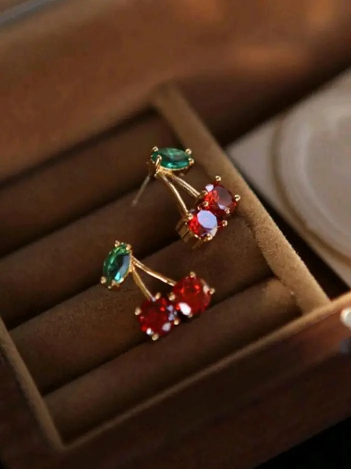 AROS ELEGANTES EN FORMA DE CEREZAS CON CIRCONES EN BAÑO DE ORO - 3