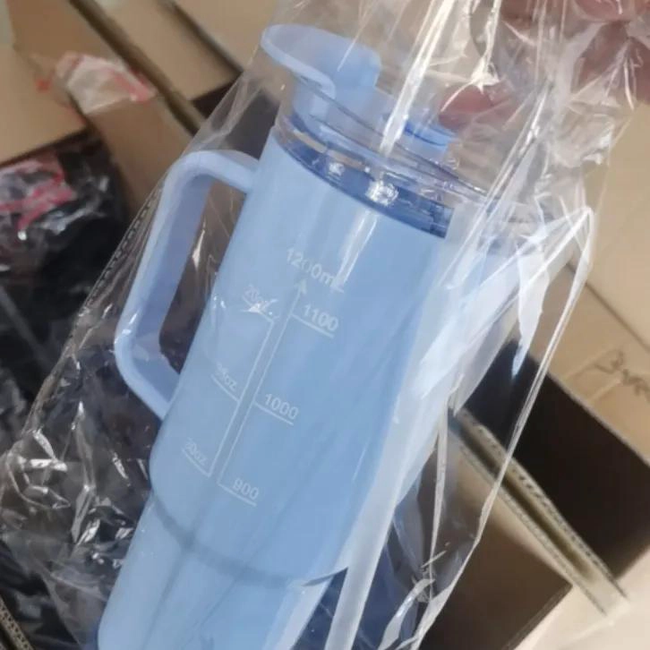 VASO DE PLASTICO ESTE TICO CON ASA Y PAJITA 1200 ML - 4