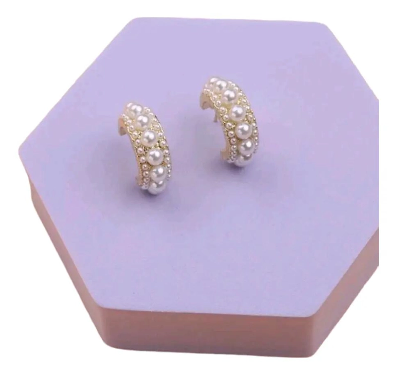 AROS ARGOLLAS CON PERLAS DE ACERO BAÑO DE ORO 18K - 1