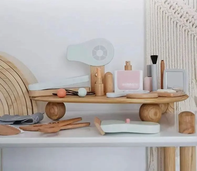 SET DE JUGUETE DE MAQUILLAJE Y PELUQUERIA PARA NIÑAS - 3