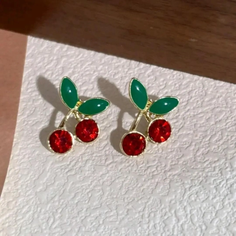 AROS ELEGANTES EN FORMA DE CEREZAS CON CIRCONES EN BAÑO DE ORO - 3