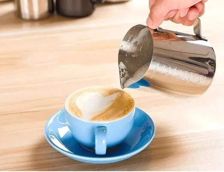 JARRA ESPUMADORA DE LECHE ACERO INOXIDABLE CON MEDIDOR 550ML - 5