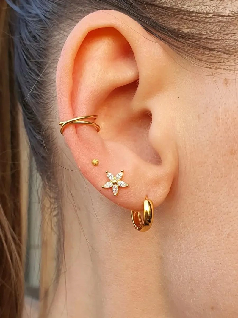 ARO PIERCING FLORAL EN PLATA 925 CHAPADA EN ORO 18K - 3