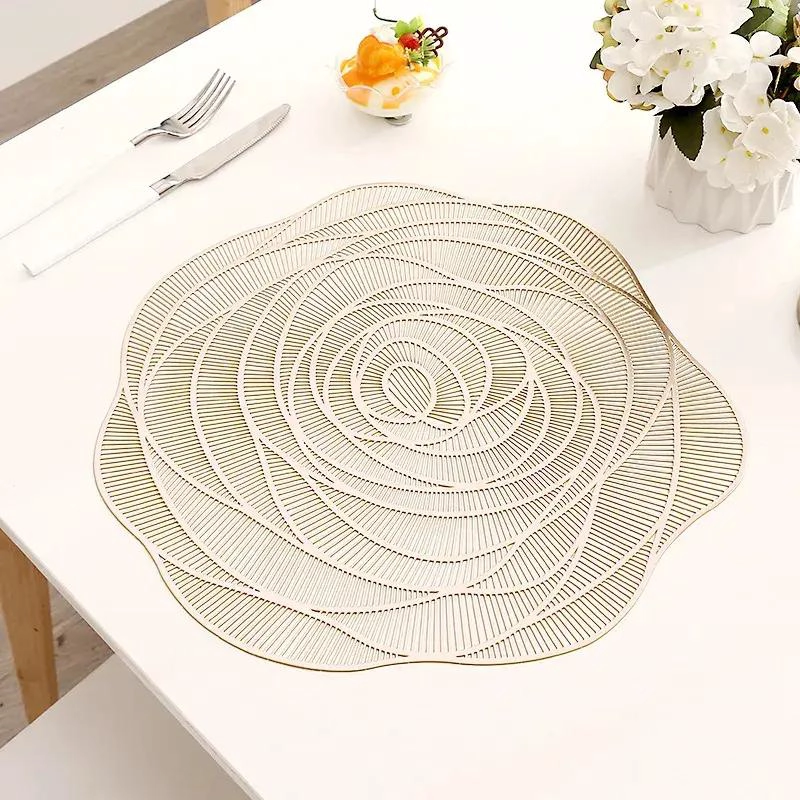 SET DE 6 INDIVIDUALES REDONDOS DORADOS PARA MESA - 2