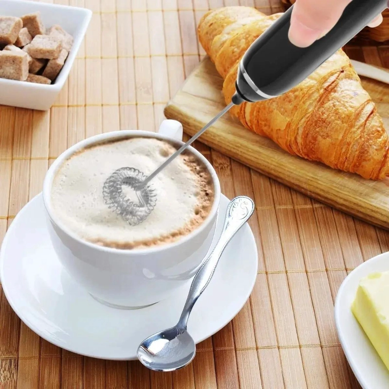 MINI BATIDOR PORTATIL RECARGABLE PARA CAFE  Y LECHE CON 3 VELOCIDADES - 3