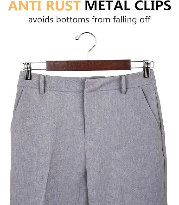 SET DE 20 COLGADORES DE MADERA PARA PANTALON CON PINZAS - 3