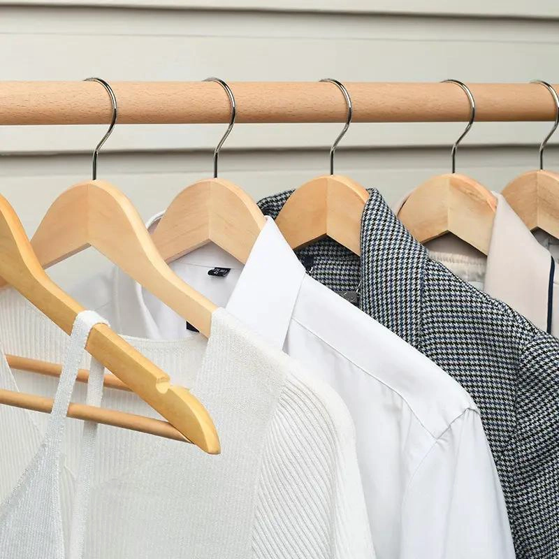 SET DE 10 COLGADORES DE MADERA ANTIDESLIZANTES PARA ROPA - 3