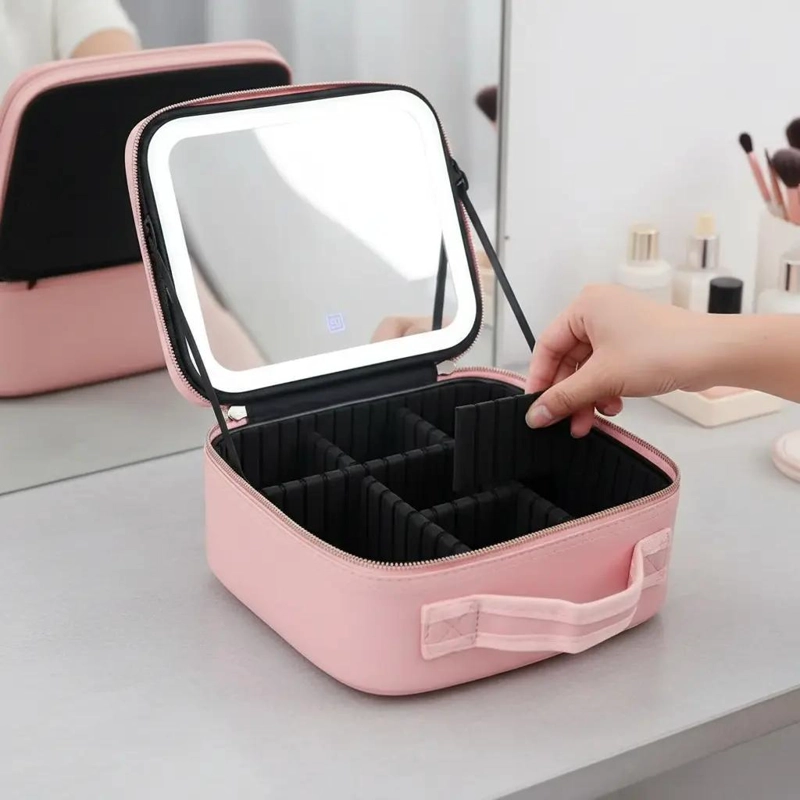 BOLSO DE MAQUILLAJE CON ESPEJO LED RECARGABLE Y COMPARTIMENTOS - 2