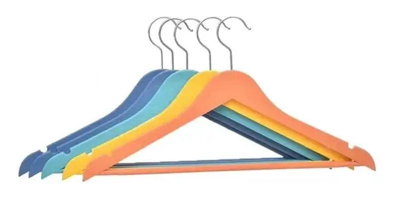 SET DE 5 COLGADORES ANTIDESLIZANTES PARA ROPA - 1