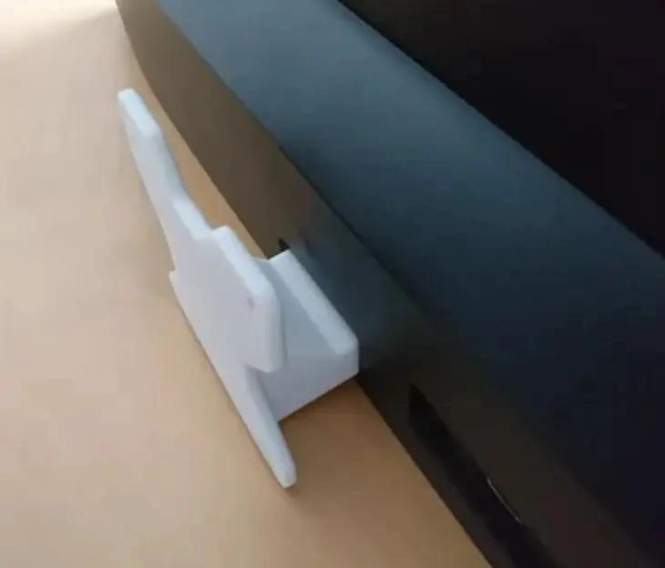 ADAPTADOR VESA PARA MONITORES DE 24 Y 27 PULGADAS - 2