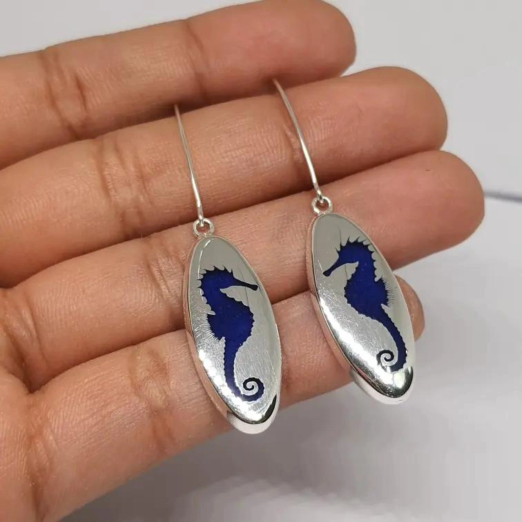 AROS DE PLATA 950 CON LAPISLAZULI MOLIDO DISEÑO CABALLO DE MAR - 2