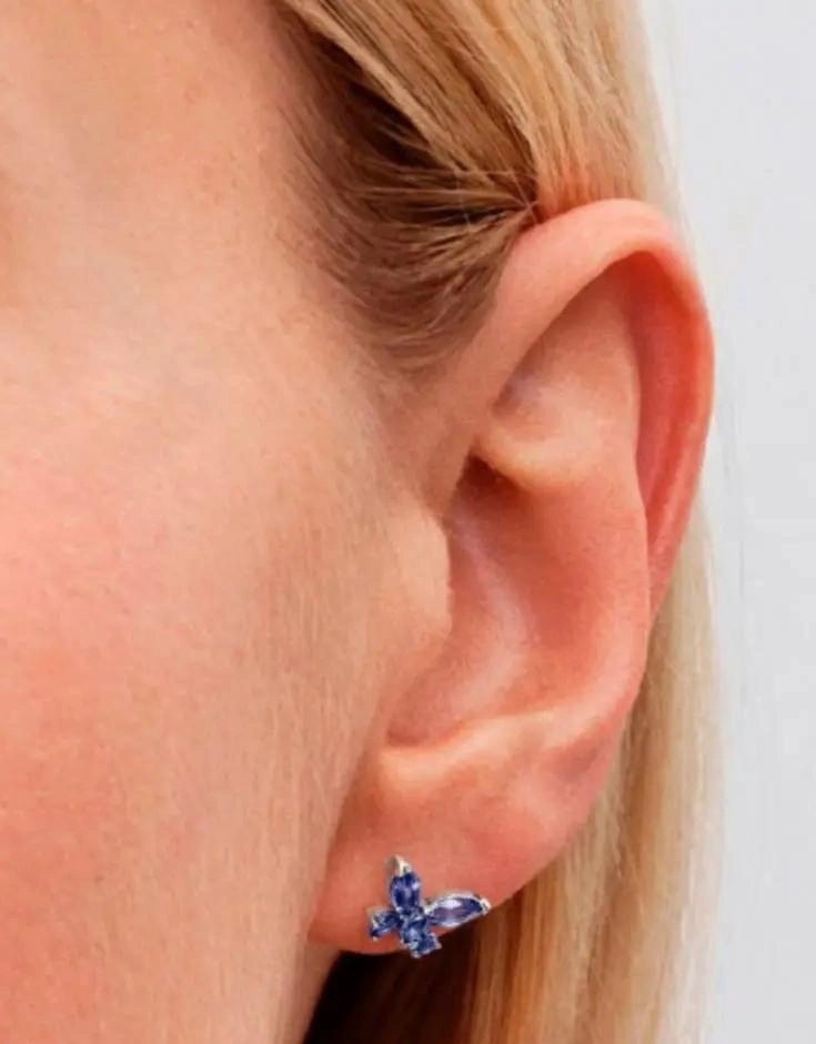 AROS PEQUEÑOS EN FORMA DE MARIPOSA CELESTE CON CIRCONES - 4