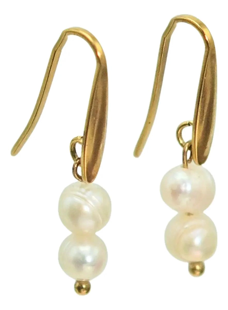 AROS ELEGANTES CON PERLAS NATURALES Y ACABADO DORADO - 1