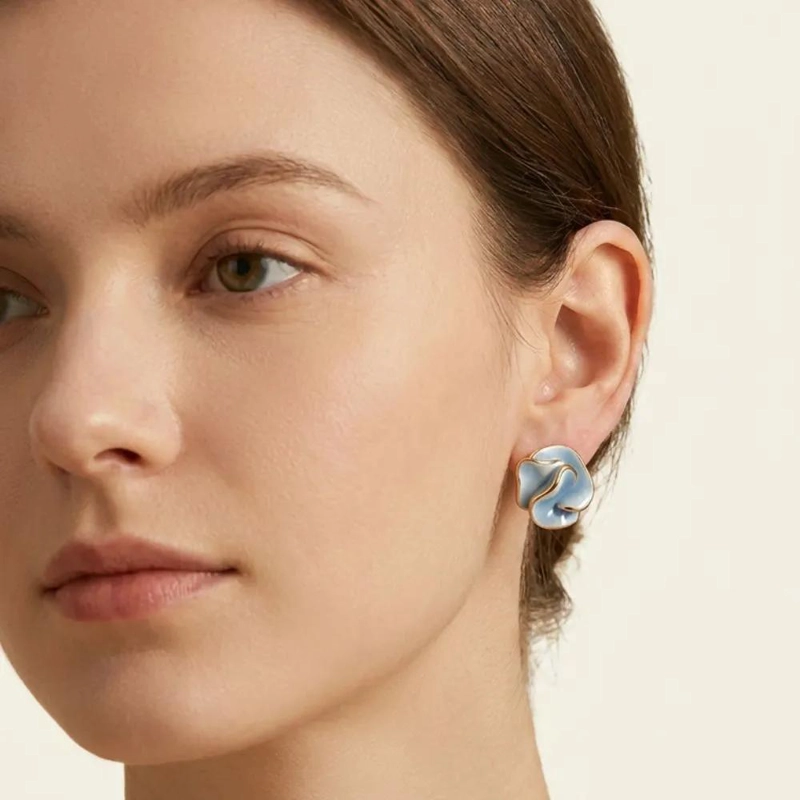 AROS ELEGANTES BAÑADOS EN ORO PARA MUJER DE 1,4 CM - 2