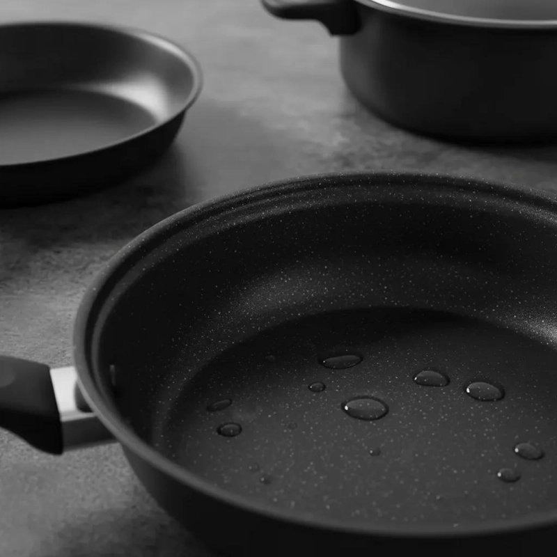 SET DE COCINA CON 13 PIEZAS ENTRE OLLAS Y SARTENES DE ALTA CALIDAD - 5
