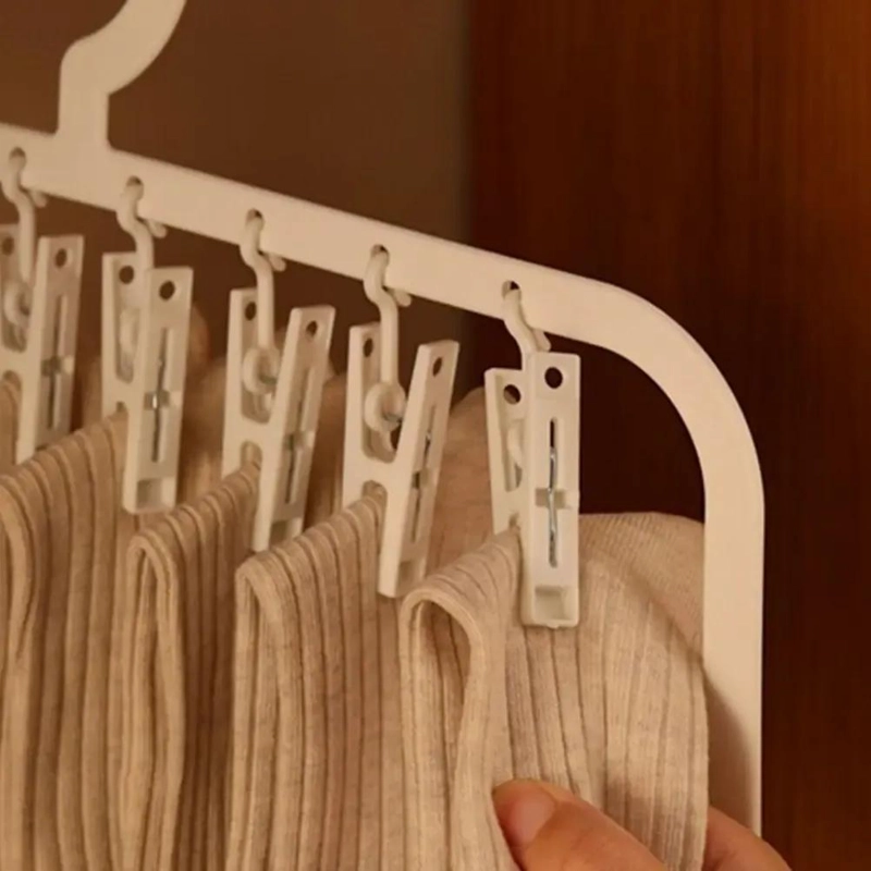 COLGADOR DESMONTABLE PARA ROPA DE BEBE  CON CLIPS - 2