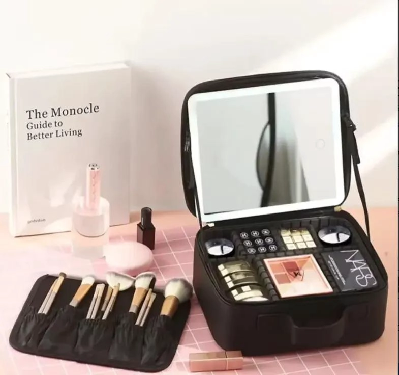 ESTUCHE COSMETIQUERO PROFESIONAL CON ESPEJO Y LUZ LED - 5