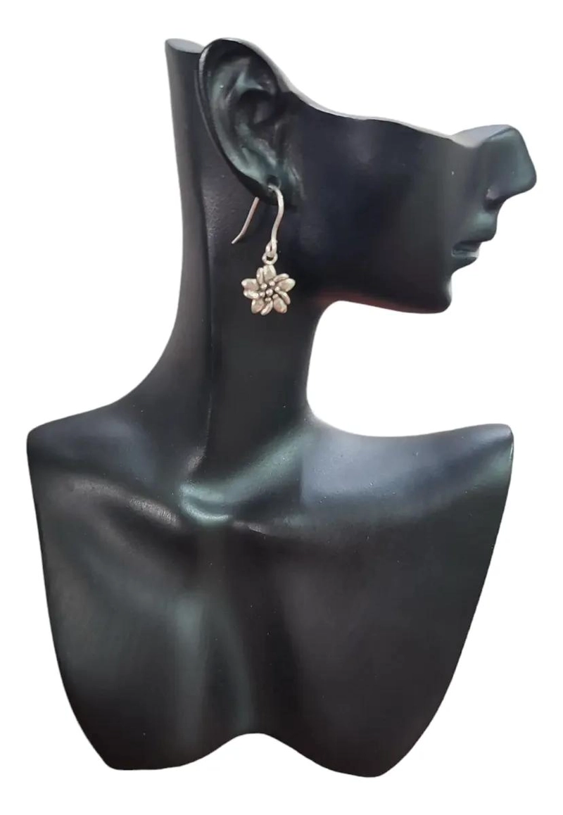 PAR DE AROS PEQUEÑOS CON DISEÑO DE FLOR EN PLATA LEY 925 - 2