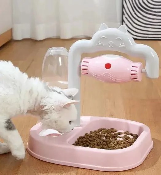 PLATO INTERACTIVO CON DISPENSADOR DE AGUA Y JUGUETE PARA MASCOTAS - 4