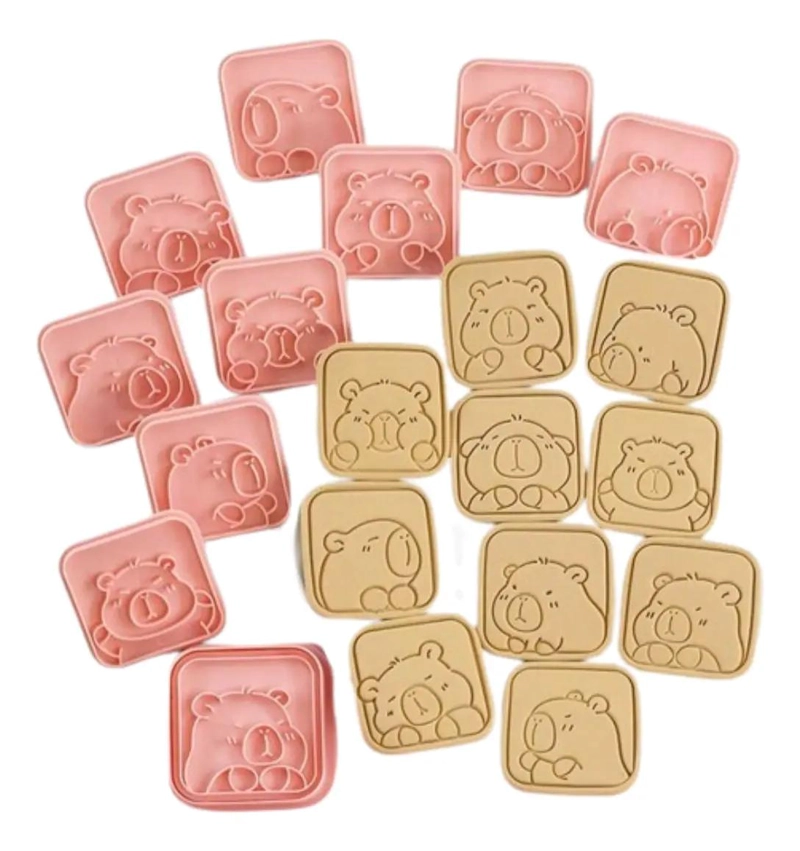 SET DE 10 CORTADORES PARA GALLETAS CON DISEÑOS DE CAPIBARAS EN RELIEVE - 1